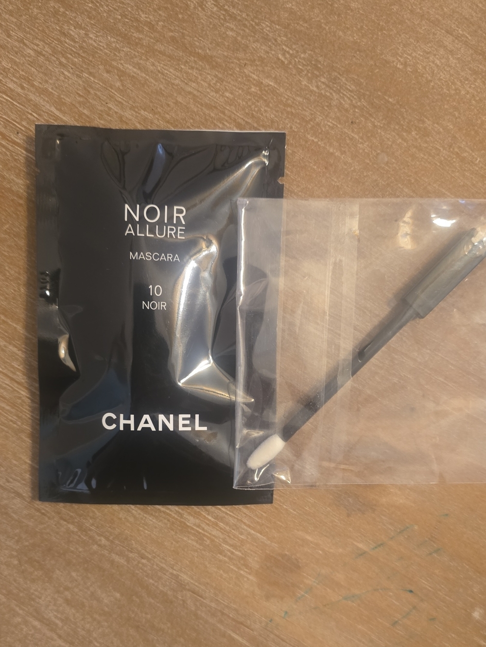 Sample Chanel Mascara And Chanel Makeup Applicator